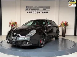 Zwart Gebruikt 2015 Alfa Romeo Giulietta Exclusive Hatchback | € 11.950 (Eerlijke prijs)