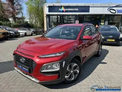 Rood, metallic lak Gebruikt 2019 Hyundai Kona Comfort SUV | € 18.950 (Eerlijke prijs)