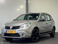 Grijs Gebruikt 2010 Dacia Sandero Ambiance Hatchback | € 2.445 (Goede deal)