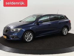 Blauw, metallic lak Gebruikt 2017 Renault Mégane GrandTour Zen Stationwagen | € 8.700 (Eerlijke prijs)