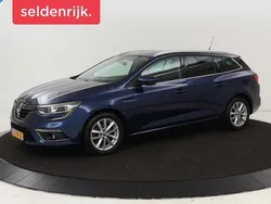 Blauw, metallic lak Gebruikt 2017 Renault Mégane GrandTour Zen Stationwagen | € 10.900 (Duur)