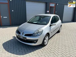 Grijs Gebruikt 2006 Renault Clio II Hatchback | € 850 (Super prijs)