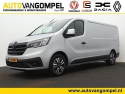 Grijs metallic Gebruikt 2024 Renault Trafic Black Edition MPV | € 30.945 (Eerlijke prijs)