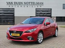Rood Gebruikt 2014 Mazda 3 Hatchback | € 15.950 (Duur)