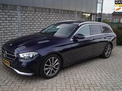 Blauw Gebruikt 2021 Mercedes E200 Business Stationwagen | € 32.850 (Goede deal)