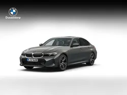 Grijs, metallic lak Nieuw 2025 BMW 330e Comfort Edition Sedan | € 66.974 (Goede deal)
