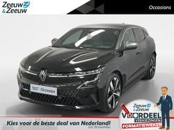 Zwart Gebruikt 2023 Renault Mégane Techno Hatchback | € 29.895 (Eerlijke prijs)