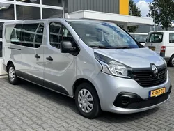 Grijs, metallic lak Gebruikt 2016 Renault Trafic Expression Van | € 22.950