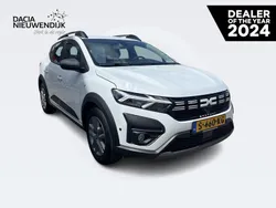 Blanc glacier 369 Gebruikt 2023 Dacia Sandero Expression Hatchback | € 17.945 (Eerlijke prijs)