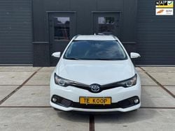 Wit Gebruikt 2018 Toyota Auris Hybrid Team Stationwagen | € 13.950 (Super prijs)