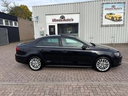 Zwart Gebruikt 2013 VW Jetta Highline Sedan | € 4.250 (Super prijs)