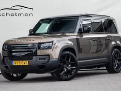 Bruin Gebruikt 2024 Land Rover Defender SUV | € 72.500 (Super prijs)