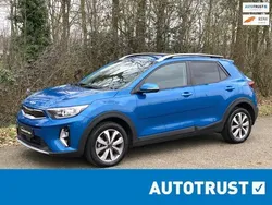 Blauw, metallic lak Gebruikt 2023 Kia Stonic SUV | € 21.950 (Super prijs)