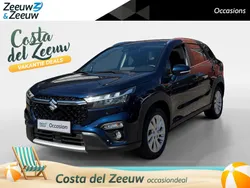 Sphere blue pearl metallic (blauw metallic) Gebruikt 2023 Suzuki SX4 S-Cross SUV | € 28.799 (Eerlijke prijs)