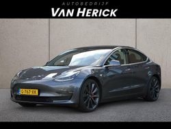 Grijs (metallic) Gebruikt 2019 Tesla Model 3 Performance Sedan | € 23.445 (Eerlijke prijs)
