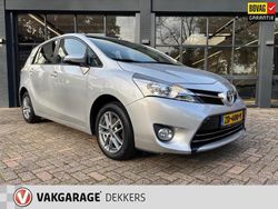 Grijs Gebruikt 2015 Toyota Verso Business Edition MPV | € 13.750 (Goede deal)