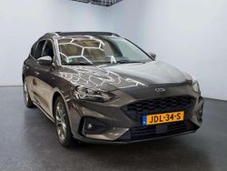 Grijs Gebruikt 2019 Ford Focus ST-Line Stationwagen | € 19.450 (Eerlijke prijs)