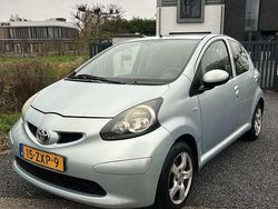 Blauw Gebruikt 2006 Toyota Aygo Hatchback | € 1.650 (Eerlijke prijs)