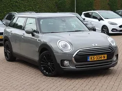Grijs, metallic lak Gebruikt 2016 Mini One Clubman Business Stationwagen | € 12.750 (Eerlijke prijs)
