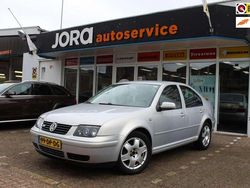 Grijs Gebruikt 1999 VW Bora Highline Sedan | € 750