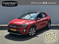 Rood, metallic lak Gebruikt 2021 Kia Stonic SUV | € 17.940 (Eerlijke prijs)