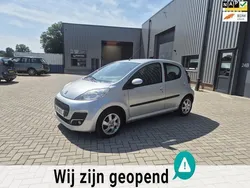 Grijs, metallic lak Gebruikt 2012 Peugeot 107 Active Top Hatchback | € 3.750 (Eerlijke prijs)