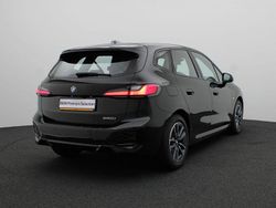 Zwart, metallic lak Gebruikt 2025 BMW 220 Active Tourer M Sport MPV | € 44.900 (Iets duurder)