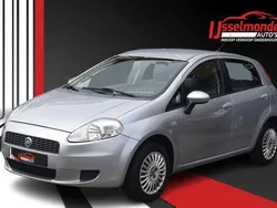 Grijs, metallic lak Gebruikt 2007 Fiat Grande Punto Dynamic Hatchback | € 3.940 (Iets duurder)