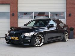Zwart (metallic) Gebruikt 2012 BMW 335 Executive Sedan | € 28.900