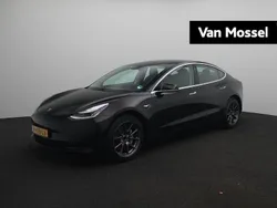 Zwart Gebruikt 2020 Tesla Model 3 Standard Range Sedan | € 21.395 (Eerlijke prijs)