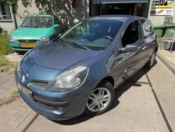 Blauw Gebruikt 2006 Renault Clio II Hatchback | € 999 (Goede deal)
