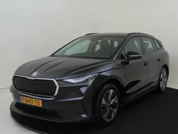 Zwart Gebruikt 2022 Skoda Enyaq iV SUV | € 26.950 (Goede deal)