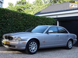 Grijs, metallic lak Gebruikt 2006 Jaguar XJ Sedan | € 8.950 (Super prijs)