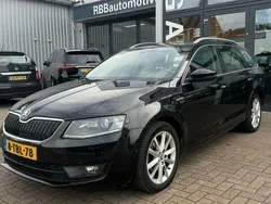 Zwart Gebruikt 2014 Skoda Octavia Business Line Stationwagen | € 5.995 (Iets duurder)