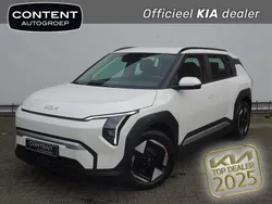 Snow white pearl (blauw metallic) Nieuw 2025 Kia EV3 2 SUV | € 38.840 (Eerlijke prijs)