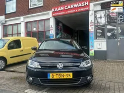 Zwart Gebruikt 2013 VW Jetta Highline Sedan | € 7.745 (Eerlijke prijs)