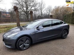 Grijs, metallic lak Gebruikt 2019 Tesla Model 3 Long Range AWD Sedan | € 18.999 (Eerlijke prijs)