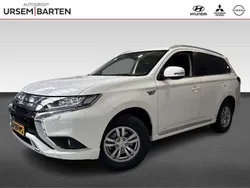 Wit, metallic lak Gebruikt 2019 Mitsubishi Outlander SUV | € 20.930 (Eerlijke prijs)
