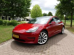 Rood Gebruikt 2019 Tesla Model 3 Standard Range Sedan | € 18.750 (Eerlijke prijs)