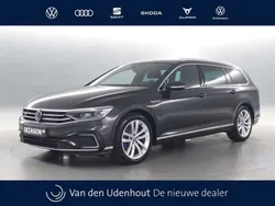 Grijs, metallic lak Gebruikt 2023 VW Passat Business Stationwagen | € 43.990 (Iets duurder)