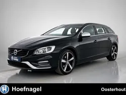 Zwart, metallic lak Gebruikt 2018 Volvo V60 R-Design Stationwagen | € 23.900 (Goede deal)