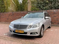 Grijs, metallic lak Gebruikt 2010 Mercedes E350 Elegance Stationwagen | € 5.995 (Super prijs)