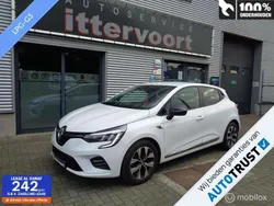 Wit Gebruikt 2021 Renault Clio V Intens Hatchback | € 14.950 (Eerlijke prijs)