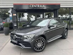 Grijs Gebruikt 2020 Mercedes GLC300e AMG Coupé | € 43.950 (Eerlijke prijs)