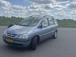 Grijs Gebruikt 2003 Opel Zafira Comfort MPV | € 1.500 (Eerlijke prijs)