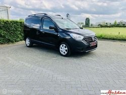 Zwart Gebruikt 2017 Dacia Dokker Van | € 10.950 (Eerlijke prijs)