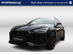 Zwart, metallic lak Gebruikt 2022 Cupra Leon VZ Stationwagen | € 26.450 (Goede deal)