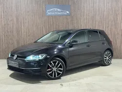 Zwart, metallic lak Gebruikt 2018 VW Golf VII Highline Stationwagen | € 16.900 (Goede deal)