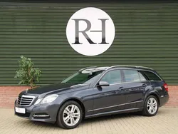 Grijs, metallic lak Gebruikt 2010 Mercedes E350 Avantgarde Stationwagen | € 24.940