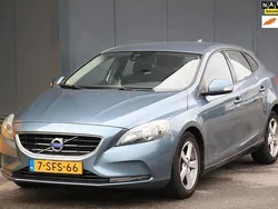 Blauw Gebruikt 2013 Volvo V40 Kinetic Stationwagen | € 4.750 (Eerlijke prijs)
